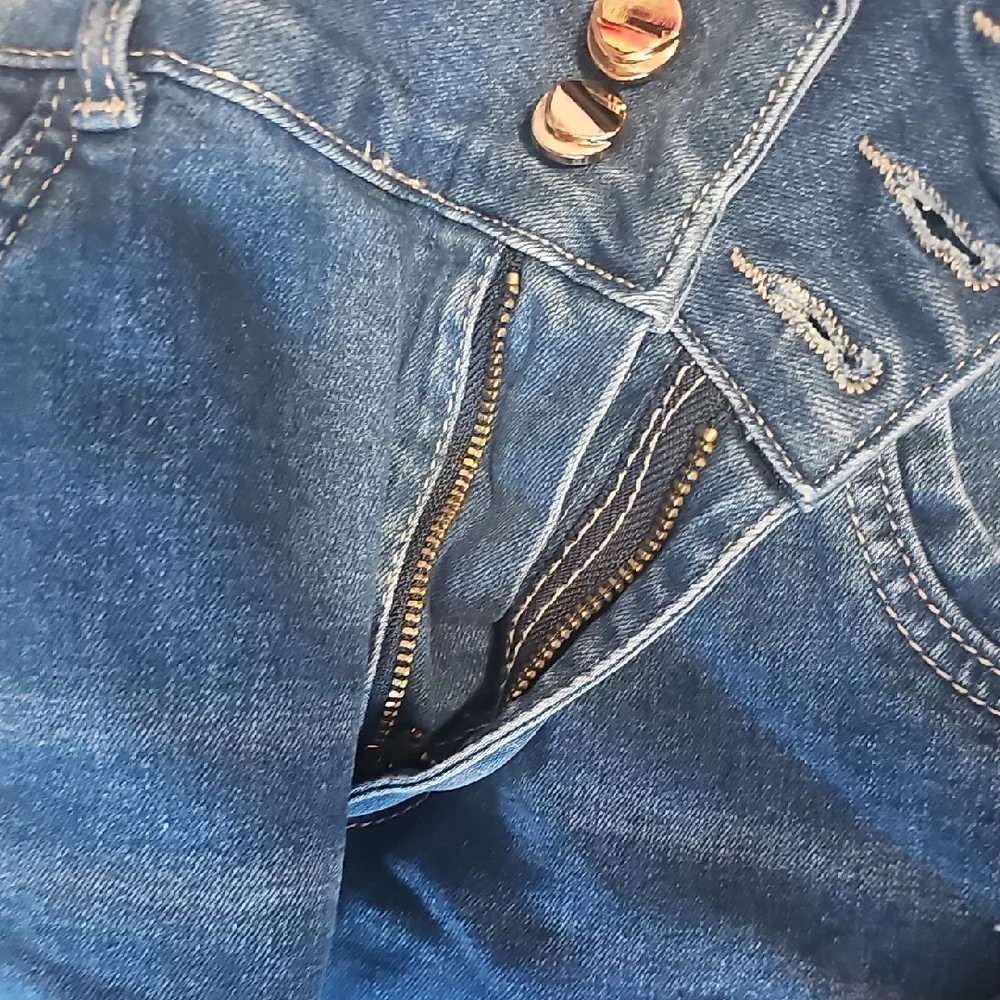 Stylish Blue Skinny Jeans for Women - Picture 4 of 10